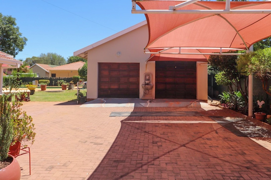 3 Bedroom Property for Sale in Flamwood North West